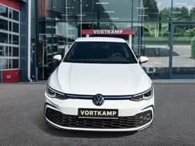 Volkswagen Golf (2021) thumbnail 2