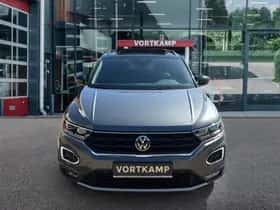 Volkswagen T-Roc (2022) thumbnail 2