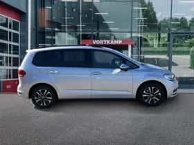 Volkswagen Touran (2022) thumbnail 4