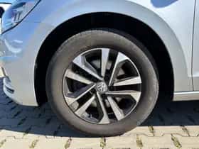 Volkswagen Touran (2022) thumbnail 9