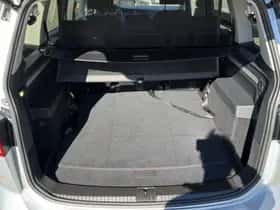 Volkswagen Touran (2022) thumbnail 10