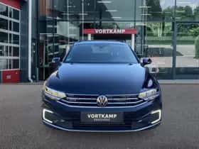 Volkswagen Passat thumbnail 2