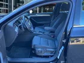 Volkswagen Passat thumbnail 11