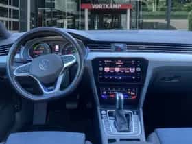 Volkswagen Passat (2021) thumbnail 14