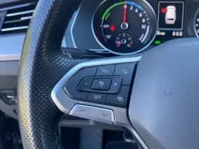 Volkswagen Passat thumbnail 19