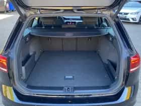 Volkswagen Passat (2021) thumbnail 10