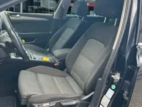 Volkswagen Passat (2022) thumbnail 11