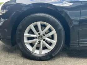 Volkswagen Passat (2022) thumbnail 9