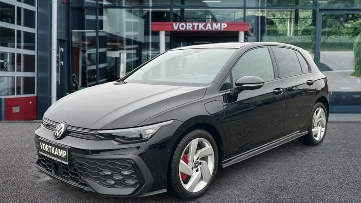 Volkswagen Golf (2025) — foto 1