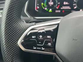 Volkswagen Tiguan (2021) thumbnail 17
