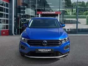 Volkswagen T-Roc (2021) thumbnail 2