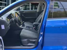 Volkswagen T-Roc (2021) thumbnail 11