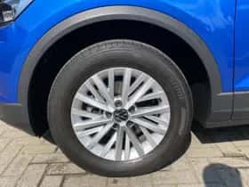 Volkswagen T-Roc (2021) thumbnail 9