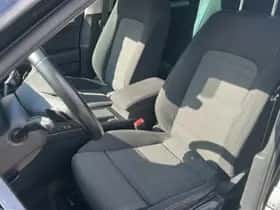 Volkswagen Passat (2021) thumbnail 11
