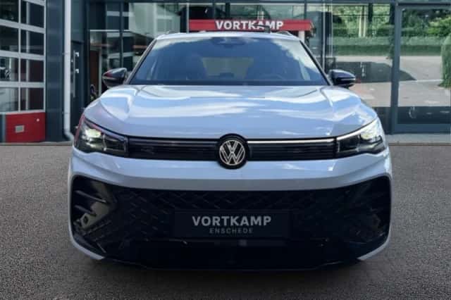 Volkswagen Tiguan (2026) thumbnail 2