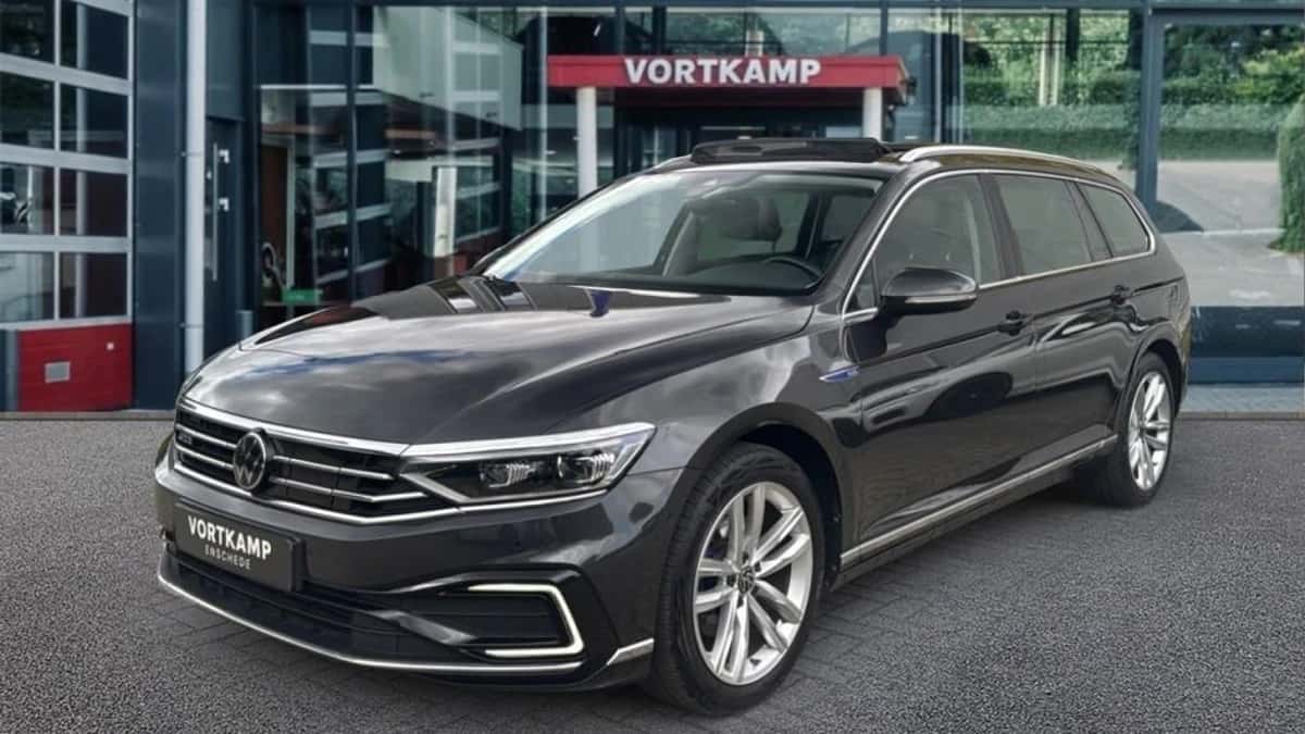 Volkswagen Passat (2022) — foto 1