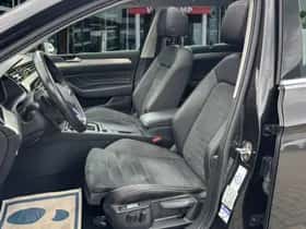 Volkswagen Passat (2022) thumbnail 13