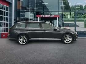 Volkswagen Passat (2022) thumbnail 4