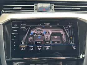 Volkswagen Passat (2022) thumbnail 31