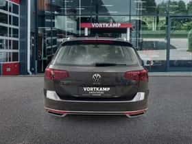 Volkswagen Passat (2022) thumbnail 6