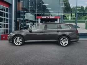 Volkswagen Passat (2022) thumbnail 8