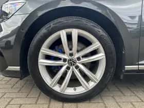 Volkswagen Passat (2022) thumbnail 9