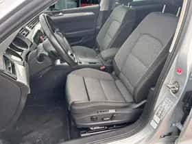 Volkswagen Passat (2022) thumbnail 12