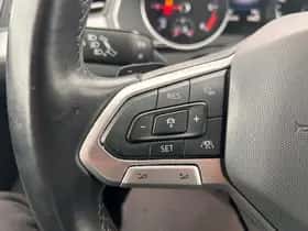 Volkswagen Passat (2022) thumbnail 17