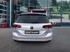 Volkswagen Passat (2022) thumbnail 6