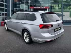 Volkswagen Passat (2022) thumbnail 7
