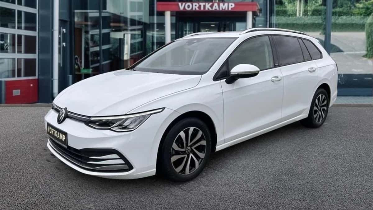 Volkswagen Golf (2022) — foto 1