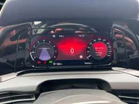 Volkswagen Golf (2022) thumbnail 12