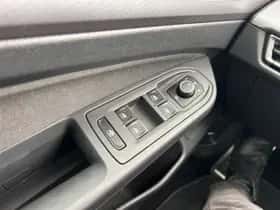 Volkswagen Golf (2022) thumbnail 17