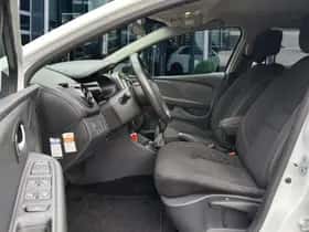 Renault Clio (2018) thumbnail 11