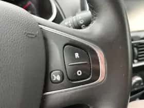 Renault Clio (2018) thumbnail 17