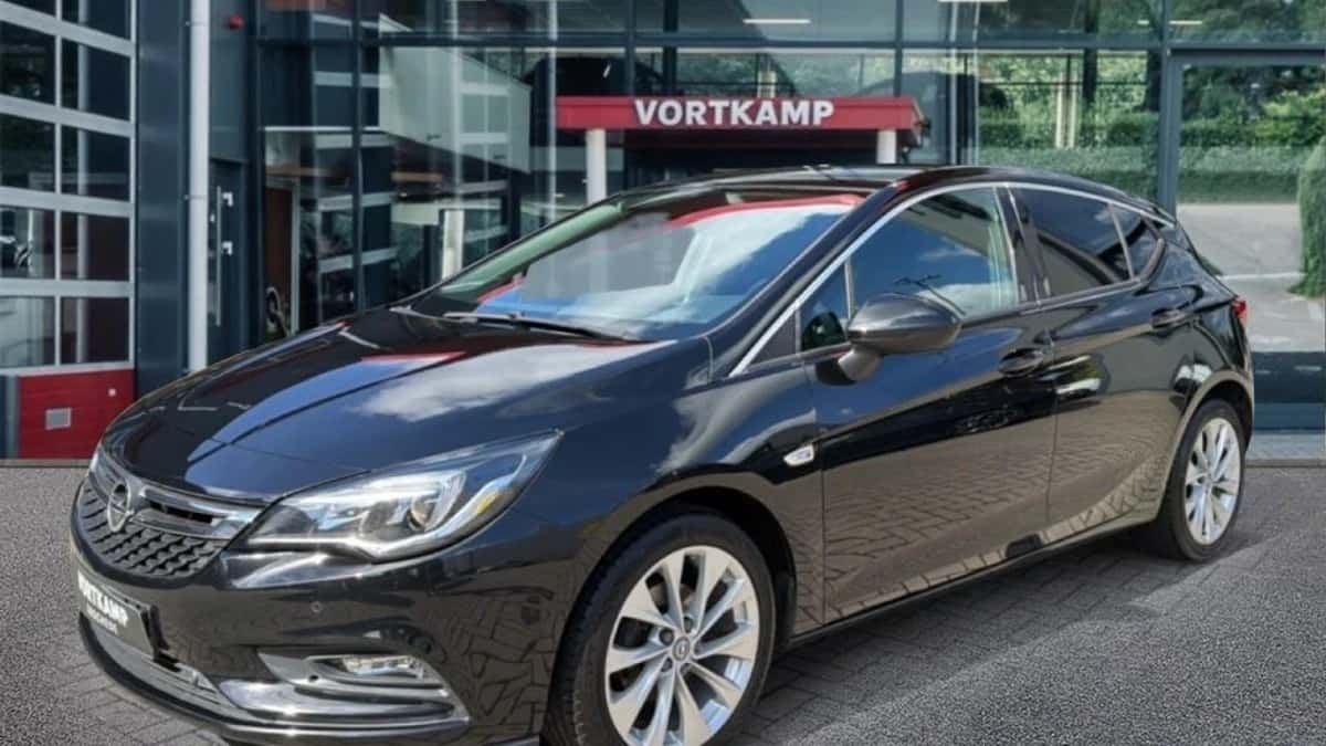 Opel Astra (2017) — foto 1
