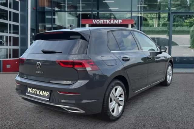 Volkswagen Golf (2023) thumbnail 5