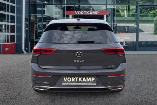 Volkswagen Golf (2023) thumbnail 6