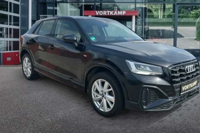 Audi Q2 (2022) thumbnail 3