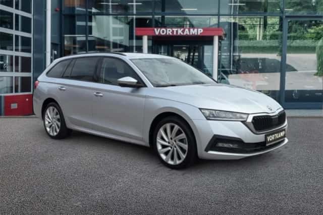 Škoda Octavia (2021) thumbnail 3