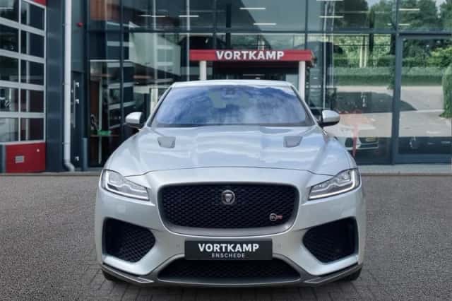 Jaguar F-Pace (2018) thumbnail 2