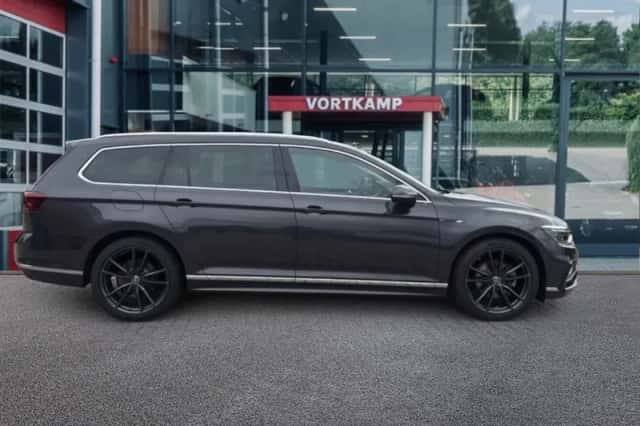 Volkswagen Passat (2021) thumbnail 4