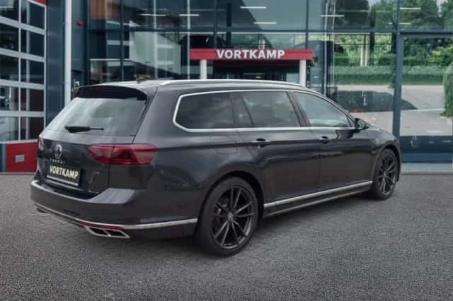 Volkswagen Passat (2021) thumbnail 5