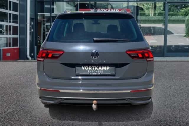 Volkswagen Tiguan (2021) thumbnail 6