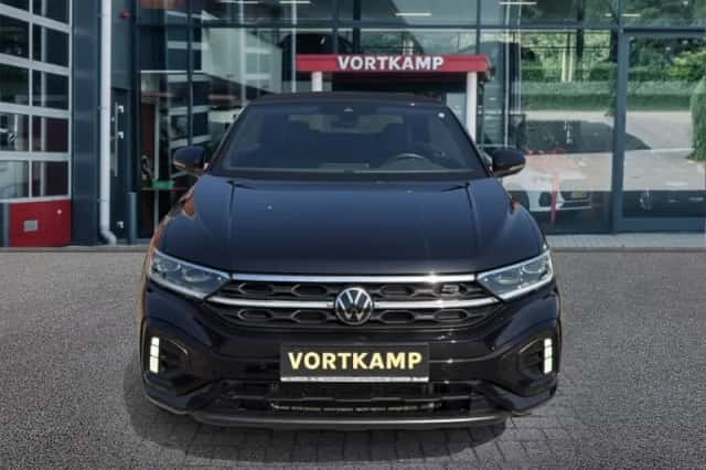 Volkswagen T-Roc (2022) thumbnail 3