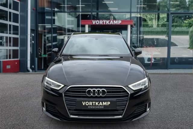 Audi A3 (2017) thumbnail 2