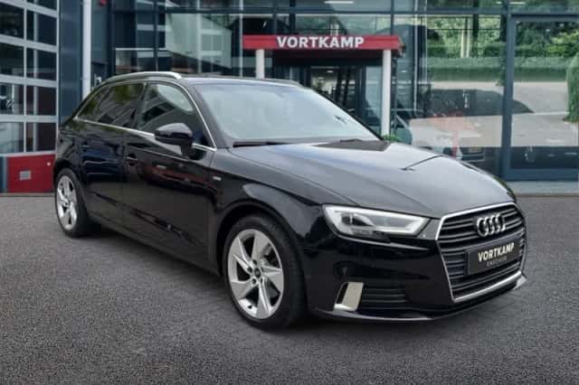 Audi A3 (2017) thumbnail 3