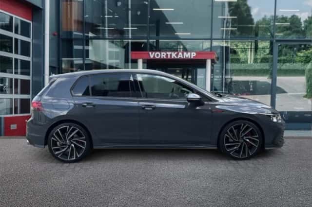 Volkswagen Golf (2021) thumbnail 4