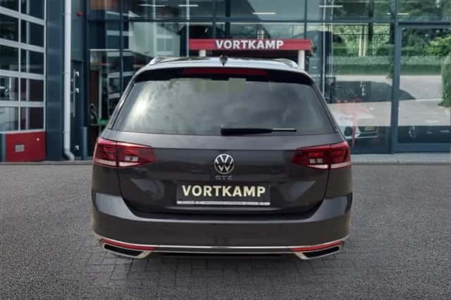 Volkswagen Passat (2022) thumbnail 6