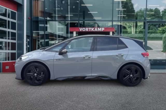 Volkswagen ID.3 (2025) thumbnail 3
